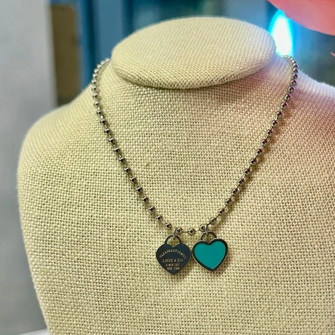 DOUBLE HEARTS ON BALL CHAIN - Silver - Image 5