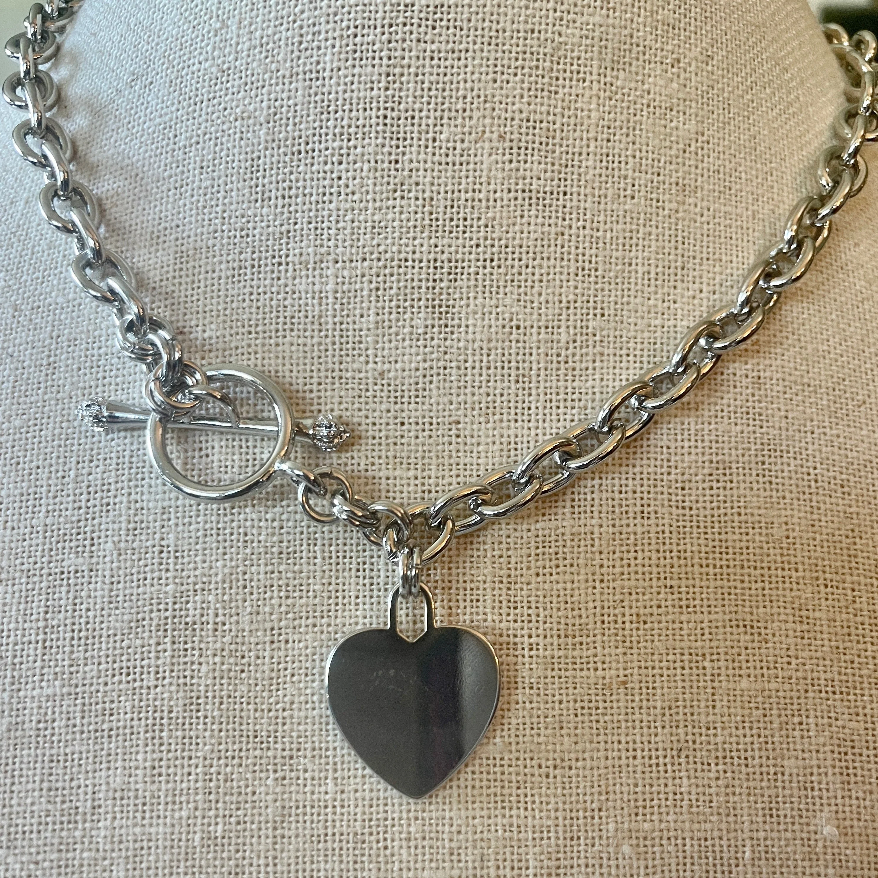 Heart Pendant with Toggle Clasp - White Gold - Image 4
