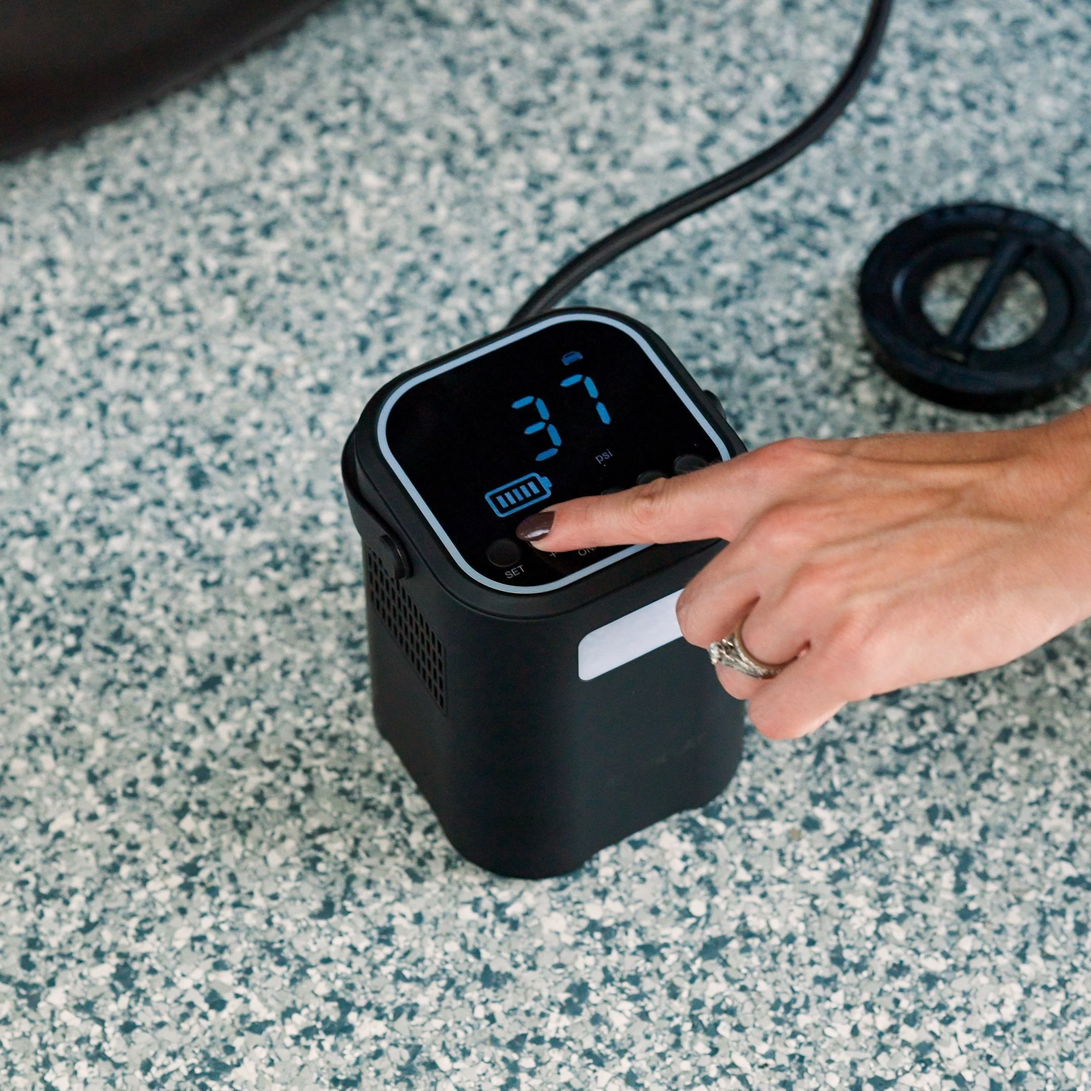 NeverGoFlat - Portable Air Compressor, Power Bank & Flashlight - Image 12
