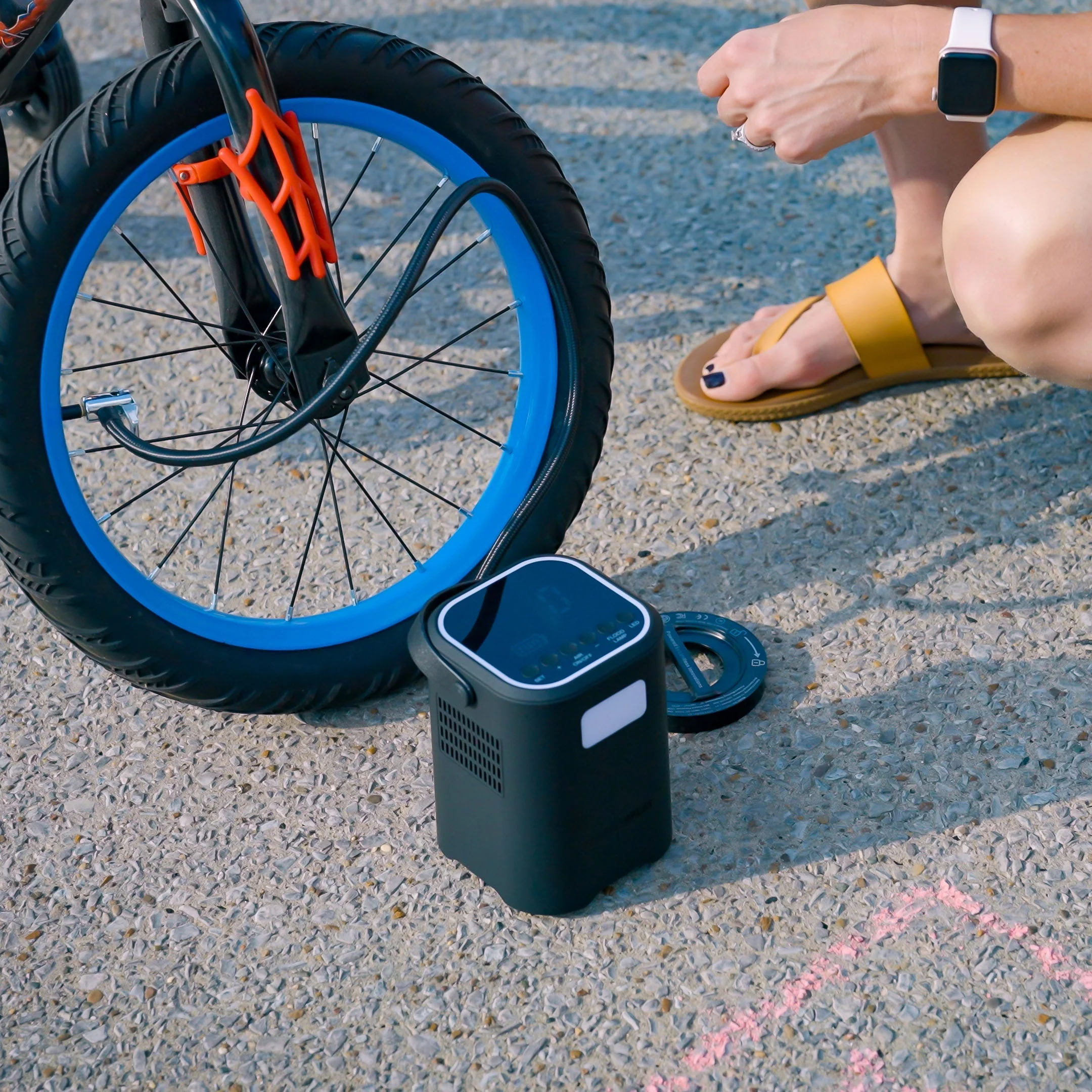 NeverGoFlat - Portable Air Compressor, Power Bank & Flashlight - Image 25